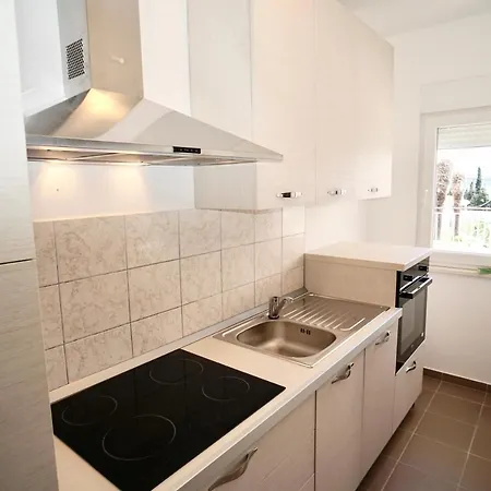 V Apartman *
