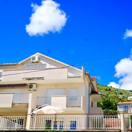 Apartman V
