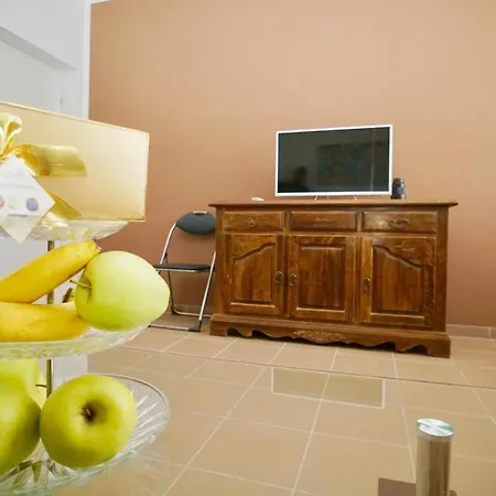 V Apartman *